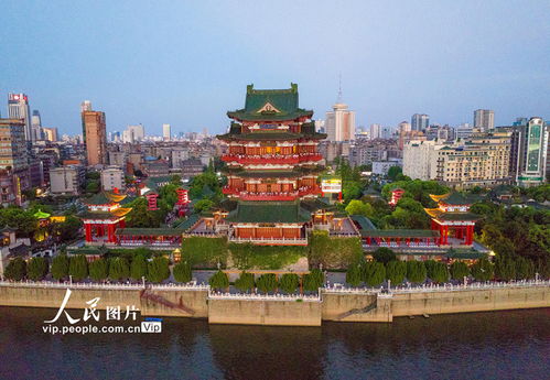 夜游滕王閣點亮南昌夜經(jīng)濟